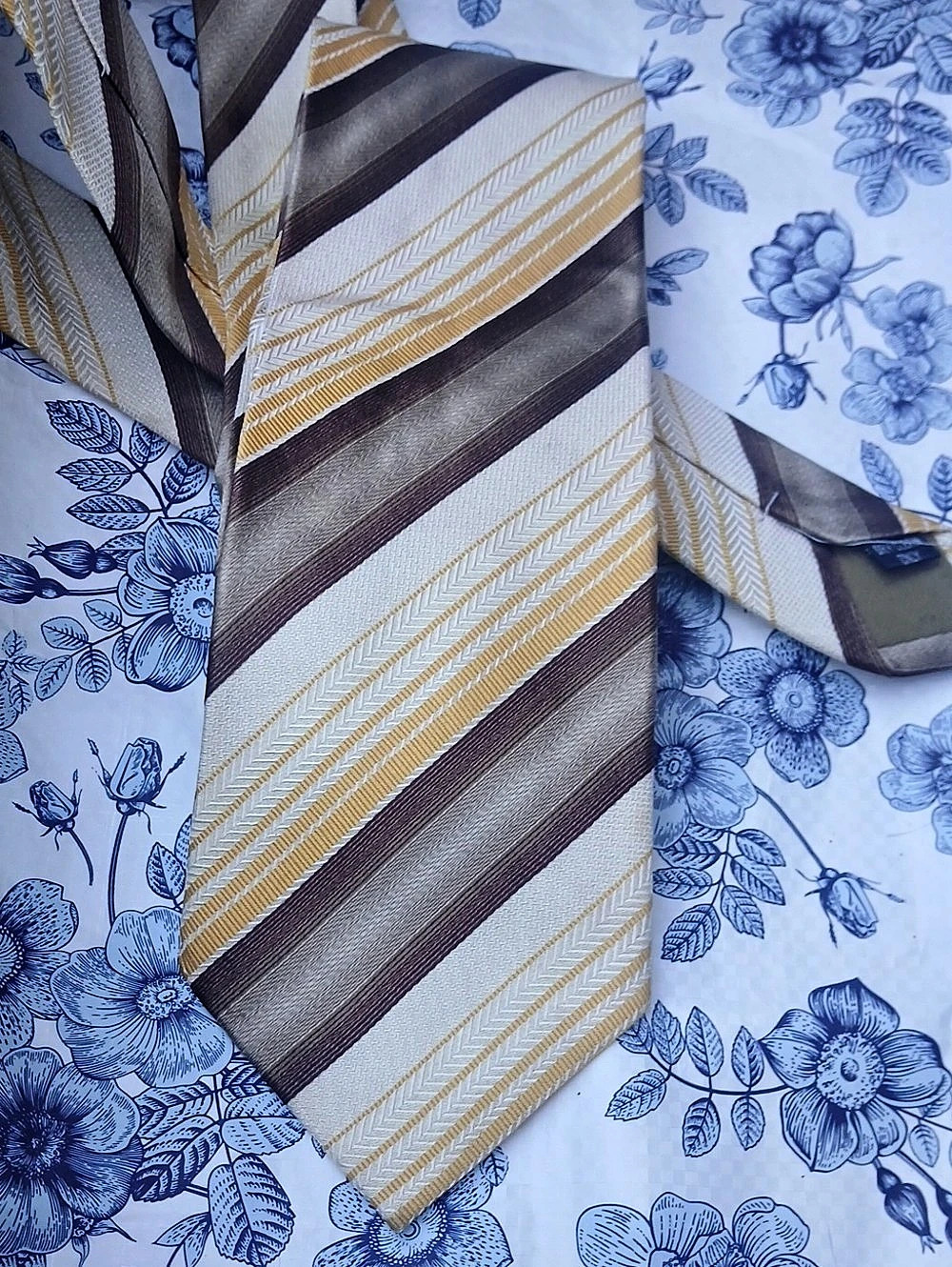 Zillioni Collection Striped Silk Tie in Brown & Gold... Vintage